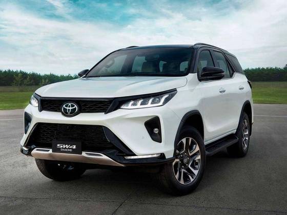 TOYOTA HILUX SW4 2.8 D-4D TURBO DIESEL DIAMOND 7L 4X4 AUTOMÁTICO